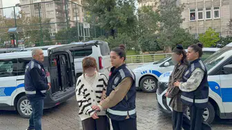Eşinin ilişkisi olduğunu iddia ettiği kadını darbetti: 3 kız kardeş gözaltında