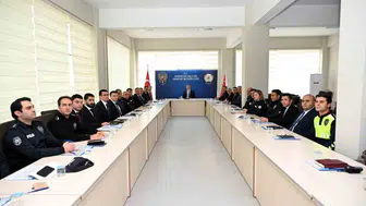 Erzincan Emniyet Müdürü Doköz, birim amirleriyle genel toplantı yaptı