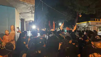 İzmir’de Cemil Tugay protestosunda arbede yaşandı