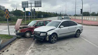 Karaman'da otomobillerin çarpıştığı kazada 1 kişi yaralandı