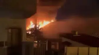 Beykoz'da kulübede başlayan yangın binalara sıçradı: İki araç küle döndü
