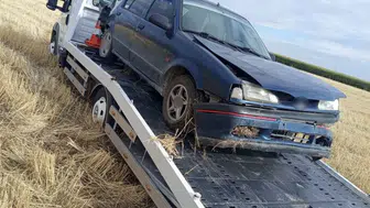 Konya’da kontrolden çıkan otomobil şarampole devrildi: 2 yaralı