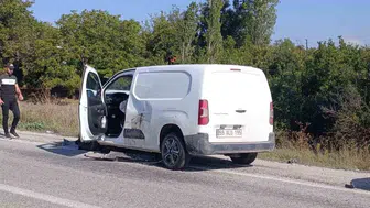 Konya’da otomobil ve hafif ticari araç çarpıştı: 3 ölü, 1 yaralı