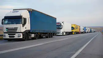 Hamzabeyli Sınır Kapısı’nda 37 kilometre tır kuyruğu şoförleri mağdur etti