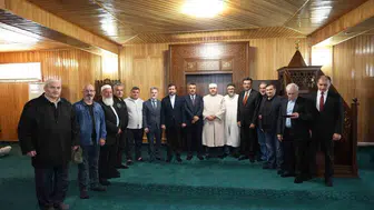 Bakan Tekin, Tiflis’te Gürcistan Müslümanları İdaresi’ni ziyaret etti