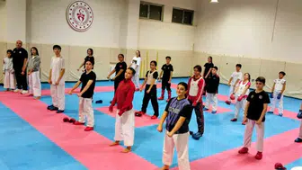 Eskişehir’de genç sporcular haftanın 6 günü karate antrenmanı yapıyor