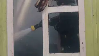 Antalya'daki iş yerinde yangın itfaiye ekipleri tarafından söndürüldü