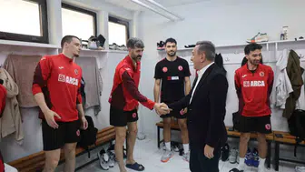 Başkan Muhsin Dere'den maç öncesi Sungurlu Belediyespor ve Galatasaray'a ziyaret