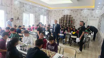 Sason'da Cumhuriyet Bayramı satranç turnuvası 80 öğrencinin katılımıyla tamamlandı