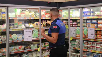 Bozdoğan'da marketlere sıkı denetim yapıldı