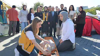 Düzce Üniversitesi'nde öğrenci toplulukları tanıtım günleri başladı