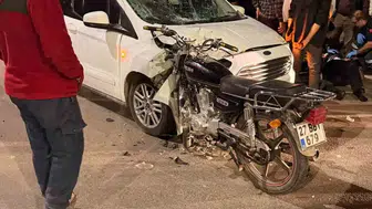 Gaziantep'te hafif ticari araçla motosiklet kafa kafaya çarpıştı: 1 yaralı