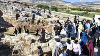 Adıyaman'da üniversiteye hazırlanan gençlere Perre Antik Kenti gezisi