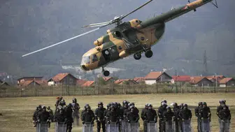Bosna Hersek semalarında kaza: AB barış gücü helikopteri yere çakıldı