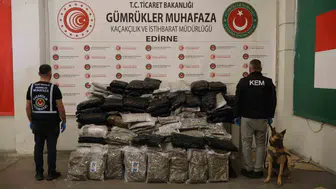 Gümrüklerde gerçekleştirilen operasyonlarda uyuşturucu maddeler ele geçirildi