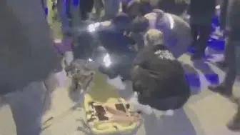 Kovancılar'da kamyonun çarptığı genç ağır yaralandı