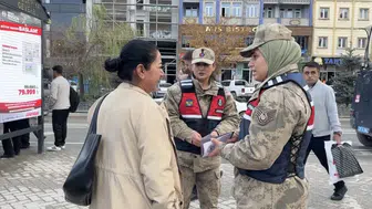 Yüksekova'da şiddetle mücadele için KADES stantları kuruldu