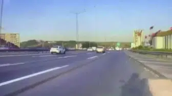 Gaziosmanpaşa'da meydana gelen trafik kazasında 1 yolcu yaralandı