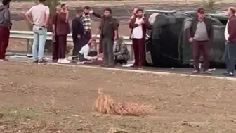 Gaziantep'te refüjü aşan araç karşı şeride uçtu: 4 yaralı
