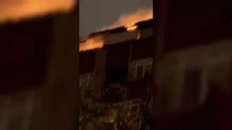 Kağıthane’de 5 katlı binanın çatısında çıkan yangın hasara yol açtı