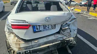 Nusaybin'de üç aracın karıştığı zincirleme kaza: 5 yaralı