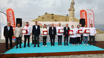 Kahta'nın yöresel lezzetleri Karakuş Tümülüsü'ndeki KAHTAFEST ile tanıtıldı