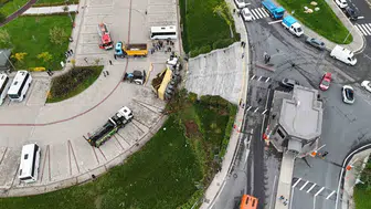 Hasdal yolunda hafriyat kamyonu kaza yaptı, iki yaralı