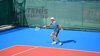 Kuşadası’nda Cumhuriyet Kupası Tenis Turnuvası başladı