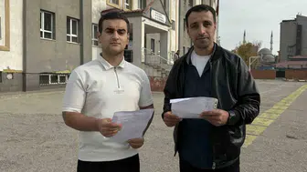 Yüksekova'da baba ve oğul aynı okulda KPSS heyecanı yaşadı