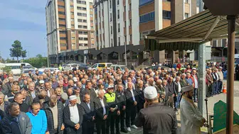 İstanbul'daki trafik kazasında ölen genç Trabzon'da uğurlandı