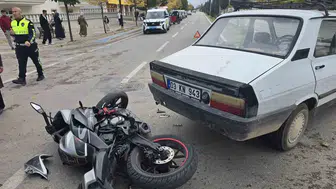 Afyonkarahisar’da otomobille çarpışan motosiklet sürücüsü yaralandı