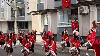 Bafra'da bando takımı öğrencilerinden tedavi gören öğretmenlerine kortejli ziyaret