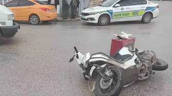 Çorum'un Alaca ilçesinde minibüs ile motosiklet çarpıştı: 1 yaralı