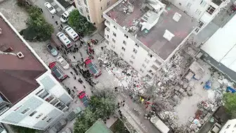 Maltepe'de çökme meydana gelen bina böyle görüntülendi