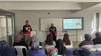 Gediz'de velilere okul ve aile eğitimi programı düzenlendi
