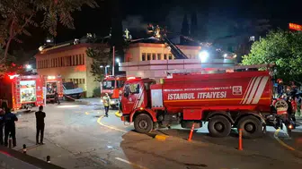 Kartal'daki hastanenin çatısında yangın kontrol altına alındı