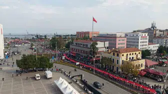Samsun'da 1919 metrelik dev Türk bayrağıyla Cumhuriyet Yürüyüşü