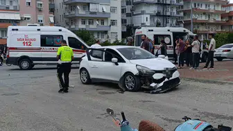 Antalya'da motosikletle çarpışan otomobil sürücüsü gözyaşlarına boğuldu