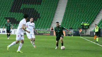 Sakaryaspor evinde Erzincanspor'a 3-1 boyun eğdi