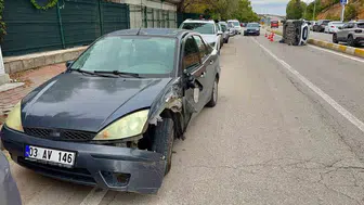 Afyonkarahisar'da devrilen otomobilin sürücüsü şans eseri kurtuldu