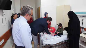 Fırat Üniversitesi Hastanesi'nde minik hastalara 29 Ekim sürprizi