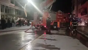 Burdur’da çatı alevlere teslim oldu: Yangın güçlükle söndürüldü