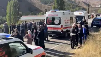 Hakkari'de iki aracın kafa kafaya çarpışması: 1 ölü, 7 yaralı