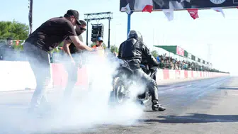 Türkiye MotoDrag Şampiyonası'nın 4. ayağında final heyecanı Kepez'de yaşanıyor