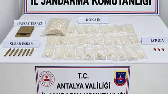 Antalya’da düzenlenen operasyonda 3 kilogram kokain ele geçirildi