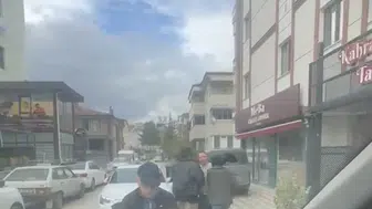 Tokat'ta yol verme tartışmasında öğrenci servisine saldırıldı