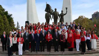 ESOGÜ’de Cumhuriyetin 103. yılı yürüyüşle kutlandı