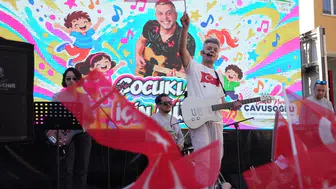 Denizli'de Cumhuriyet coşkusu 9 okulda binlerce öğrenciyle kutlandı