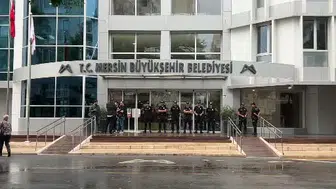 Mersin Büyükşehir Belediyesi'ne yönelik operasyon: Başkan Seçer de gözaltında