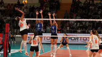 Eczacıbaşı Peron İstanbul, Nilüfer Belediyespor'u 3-2 mağlup etti